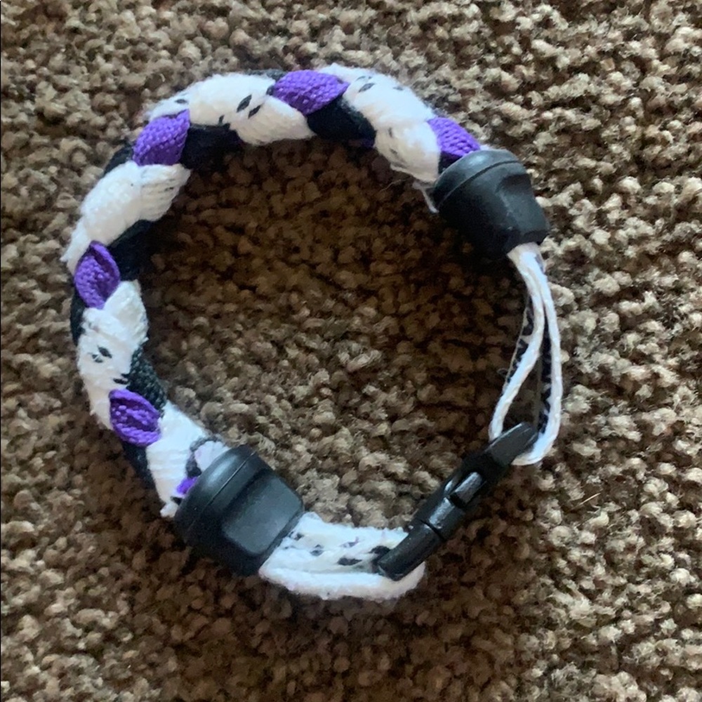 Braided hockey laces bracelet